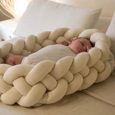 Accessoire bébé/ Tresse de lit